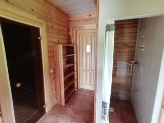 Дома для отпуска Vacation home by the lake with sauna Stalbe Дом для отпуска-11