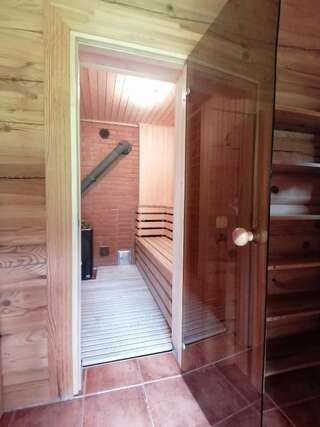 Дома для отпуска Vacation home by the lake with sauna Stalbe Дом для отпуска-38